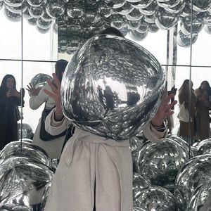 Meet your Posher, Suad